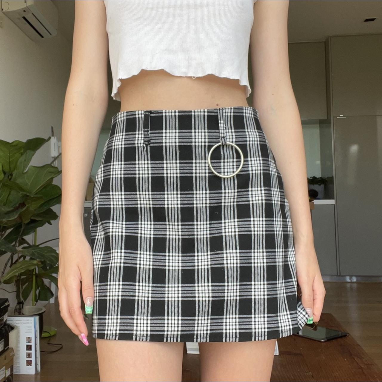 I.AM.GIA Women's Black and Grey Skirt Depop