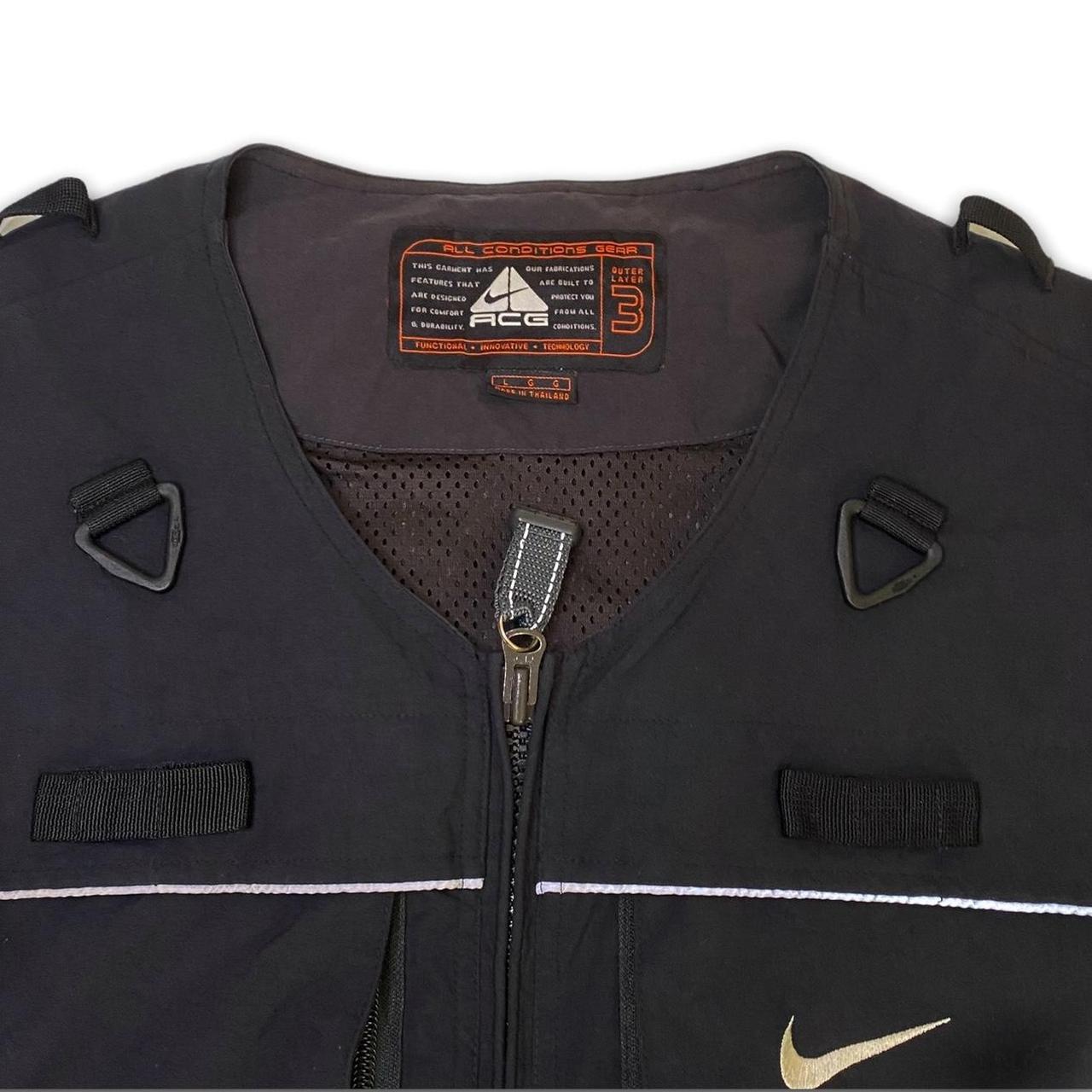 acg vest black