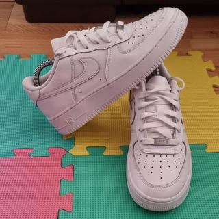 nike sacai white junior