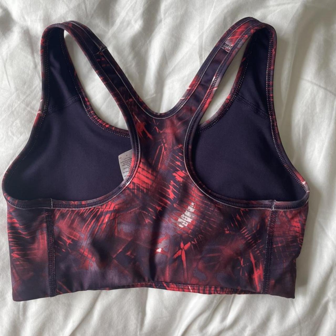 Nike Women's Bra | Depop