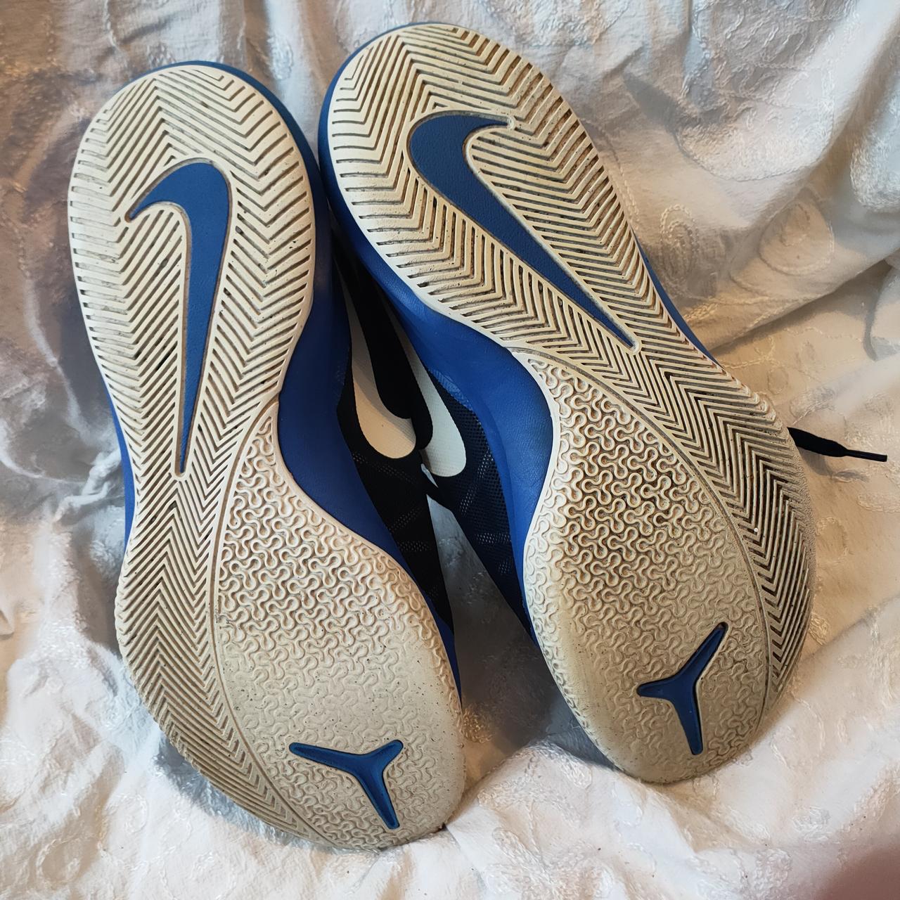 harga nike air versitile 3