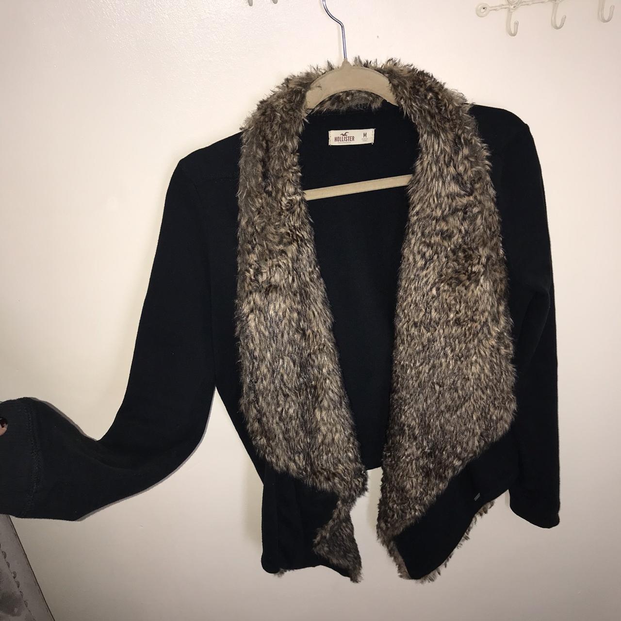 Black Hollister Coat w/ fur inside Size: - Depop