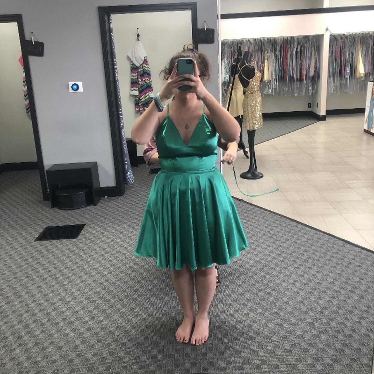 Emerald green homecoming dress size 10. The tie... - Depop