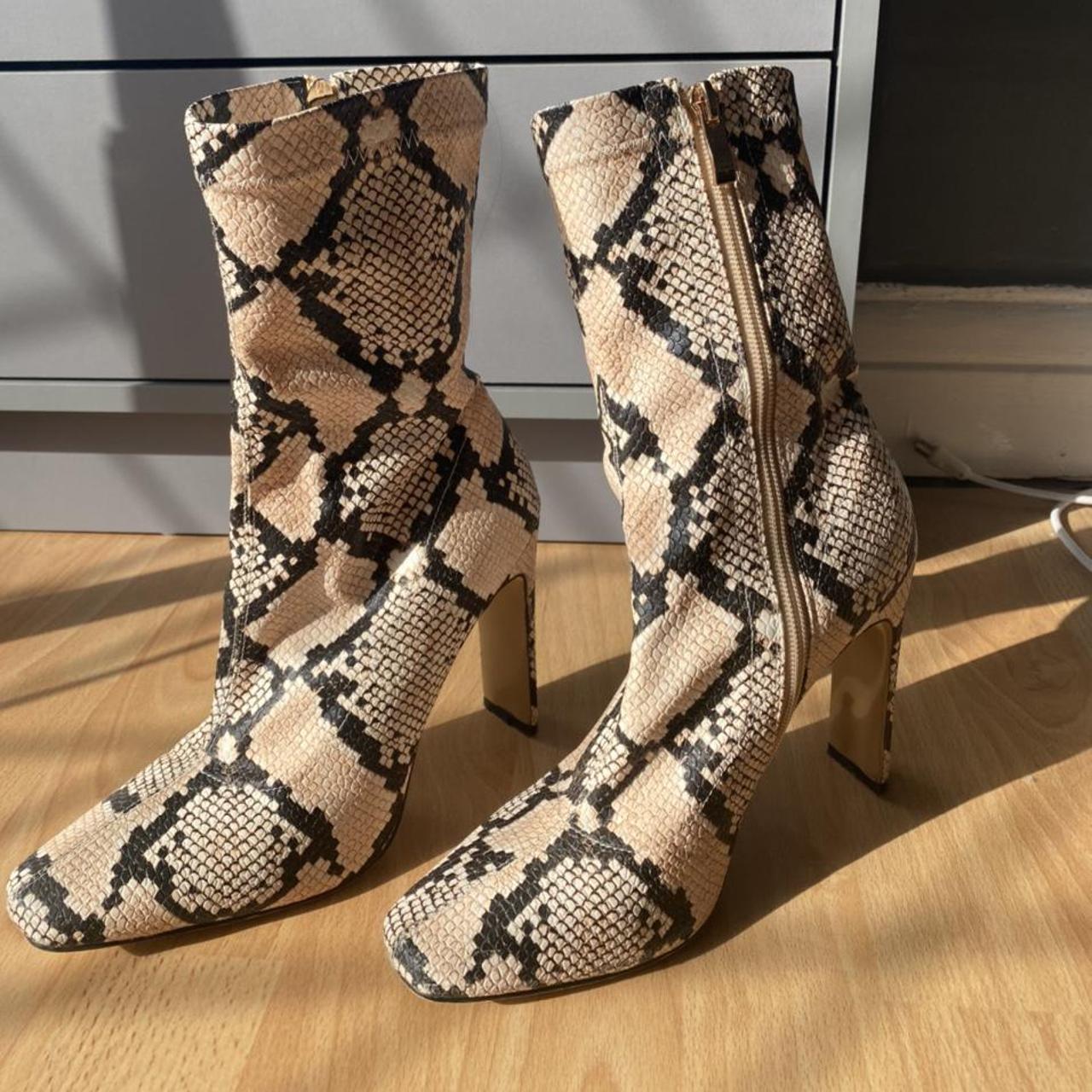 Boohoo Women's Boots Depop