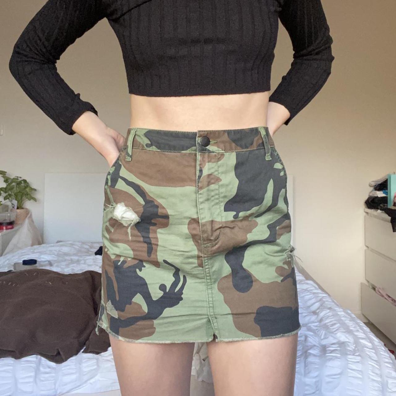 FOREVER 21 Camo mini skirt. Slightly distressed