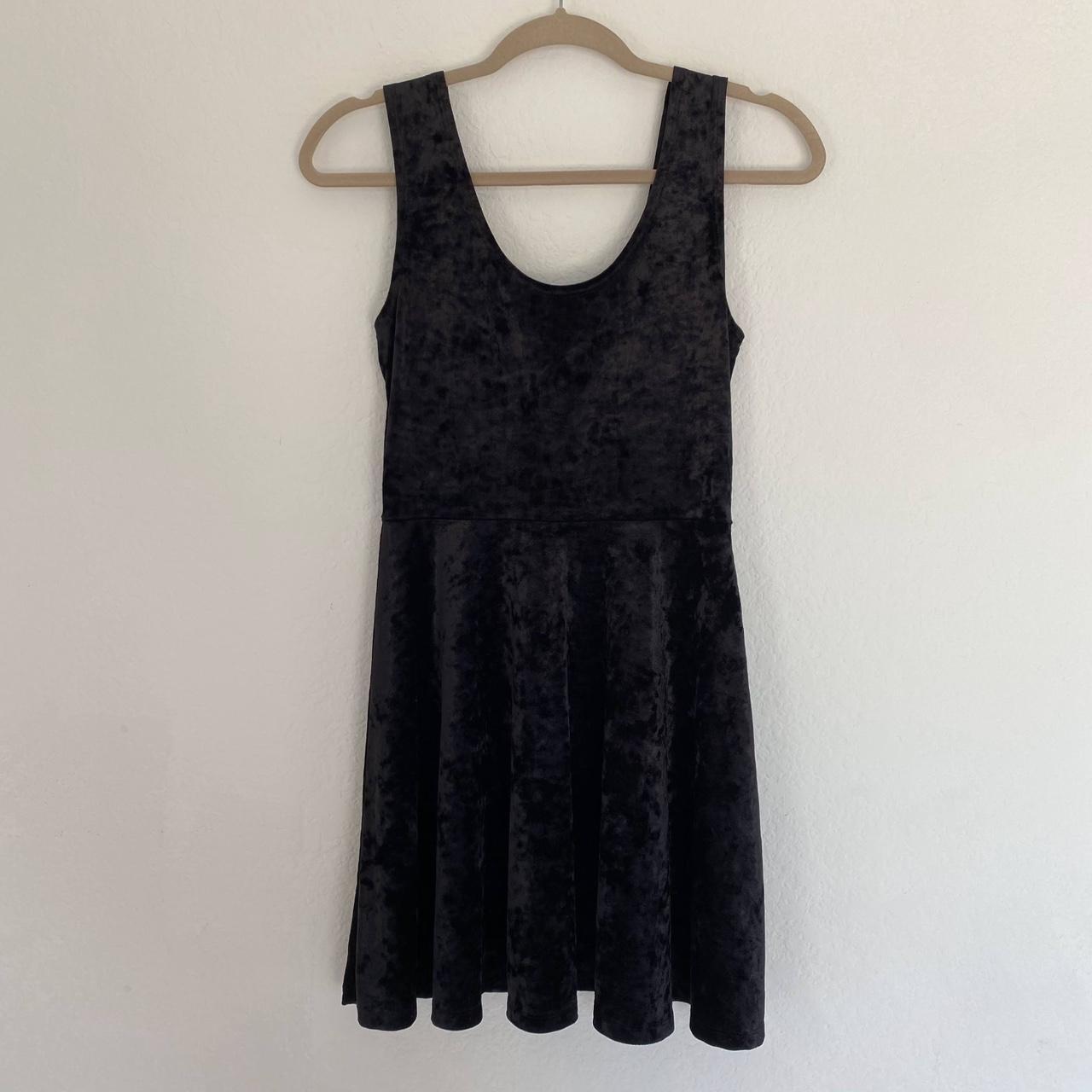 Black Crushed Velvet Dress Forever 21 size... - Depop