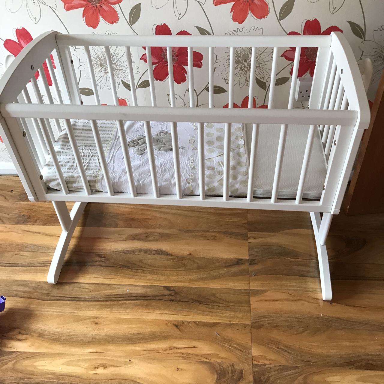 Swinging crib bedding sales mothercare