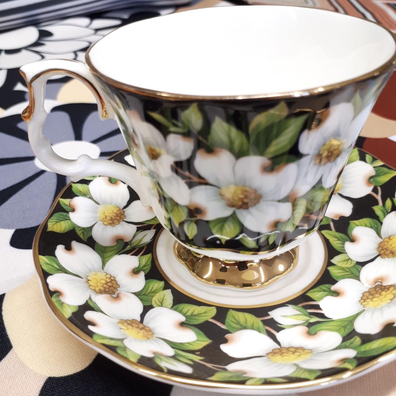 ROYAL ALBERT tazze mignon del mese collezione Flower - Depop