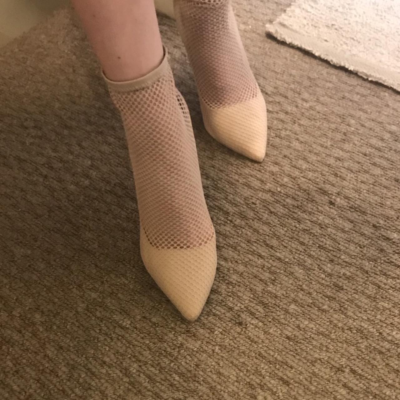 Nude on sale sock shoes