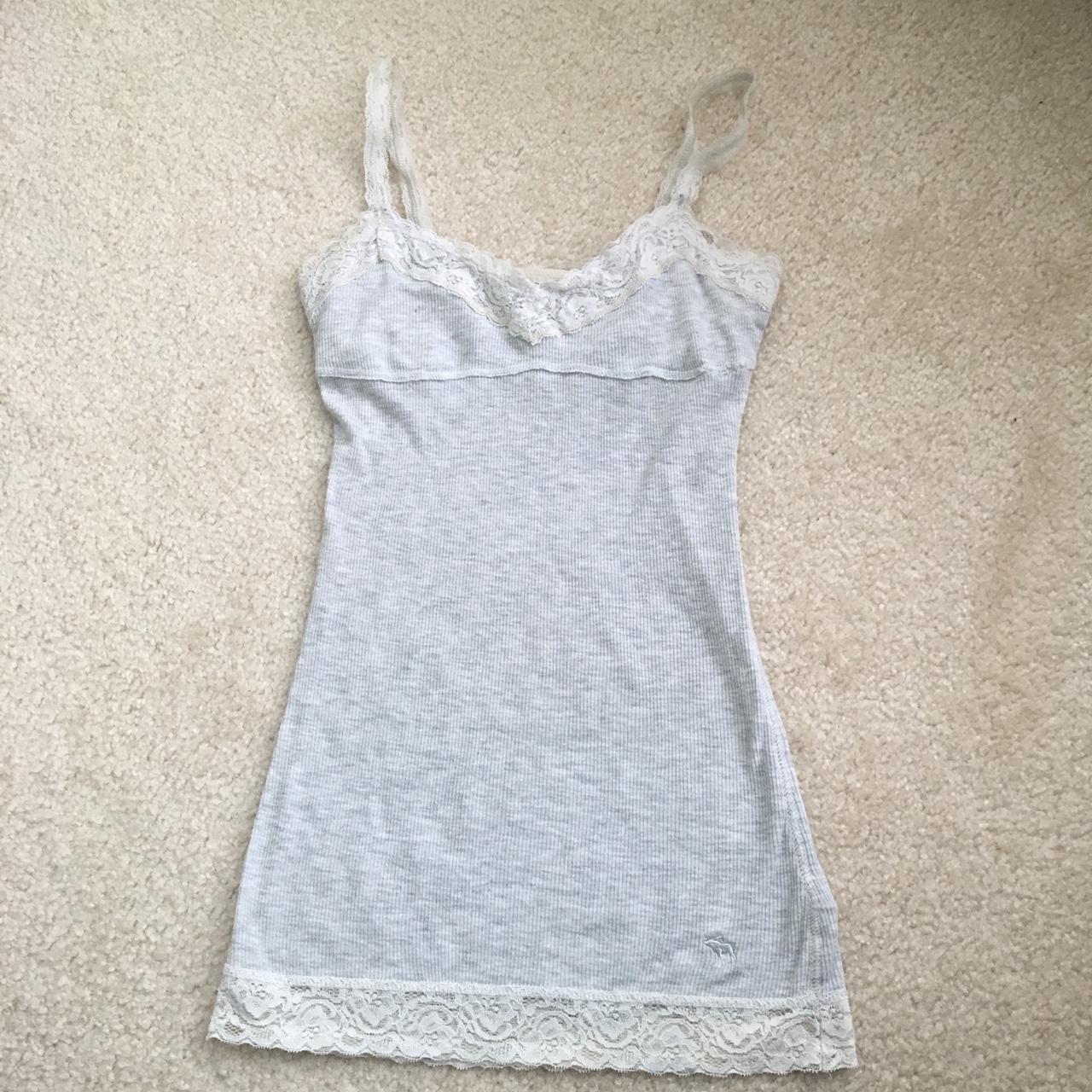 Hollister Lace Trim Cami Tank in size S, Ribbed grey