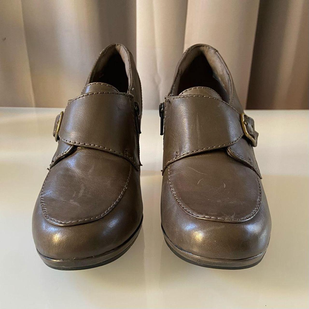 Clarks Collection Gray Taupe Leather Heel Loafers 9... Depop