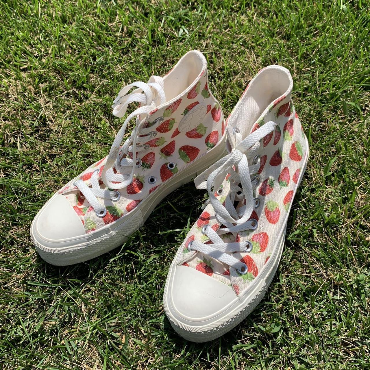 platform strawberry converse