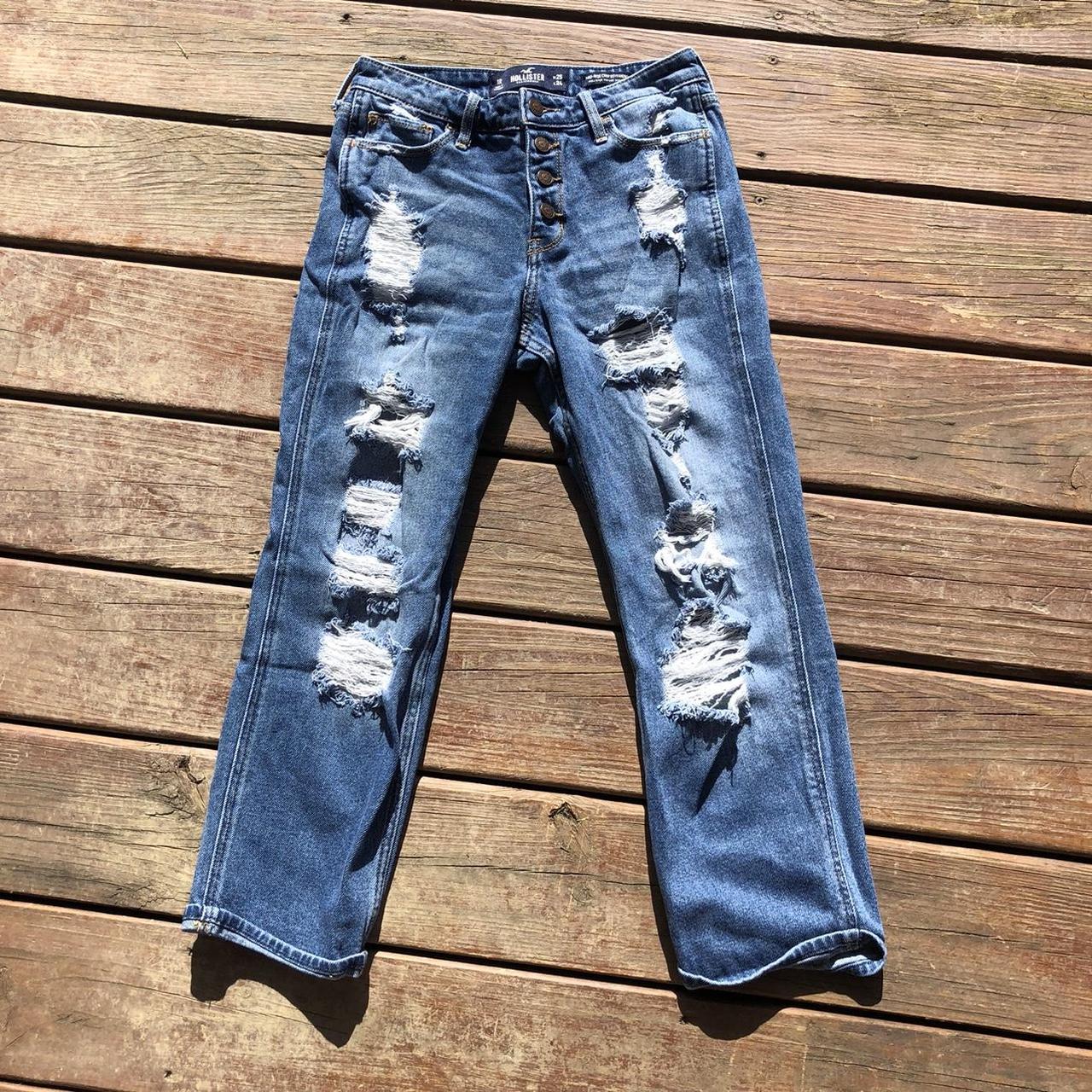 Ripped boyfriend jeans clearance hollister