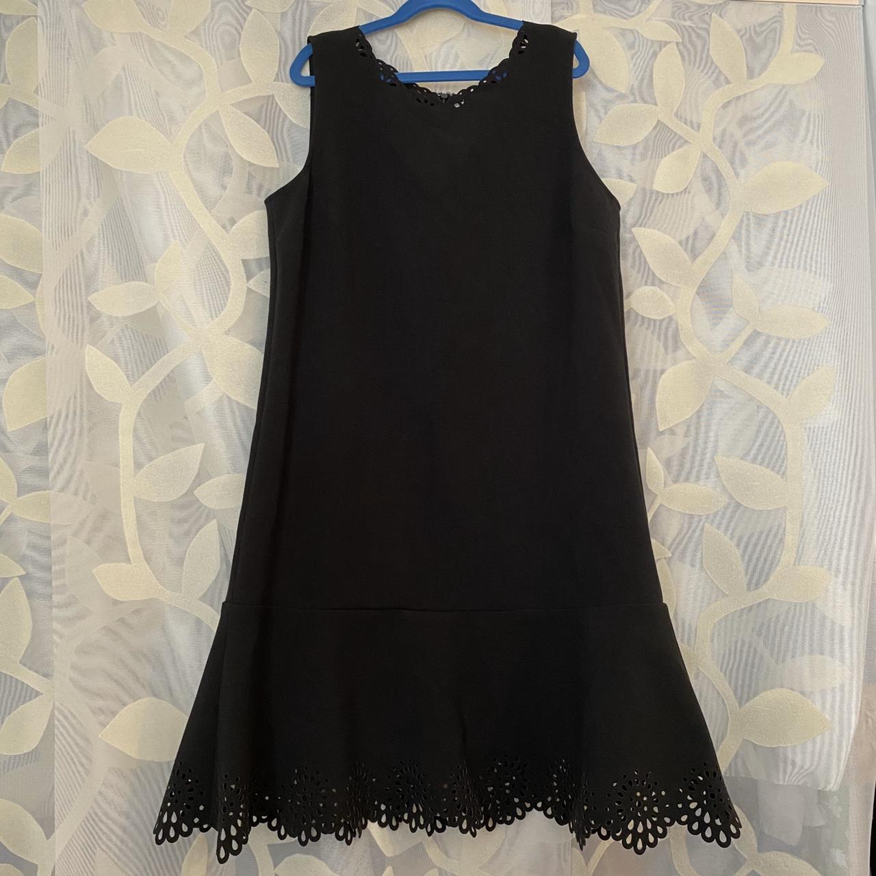 Ann Taylor Loft Black Scalloped Dress Size 6. It Has... - Depop