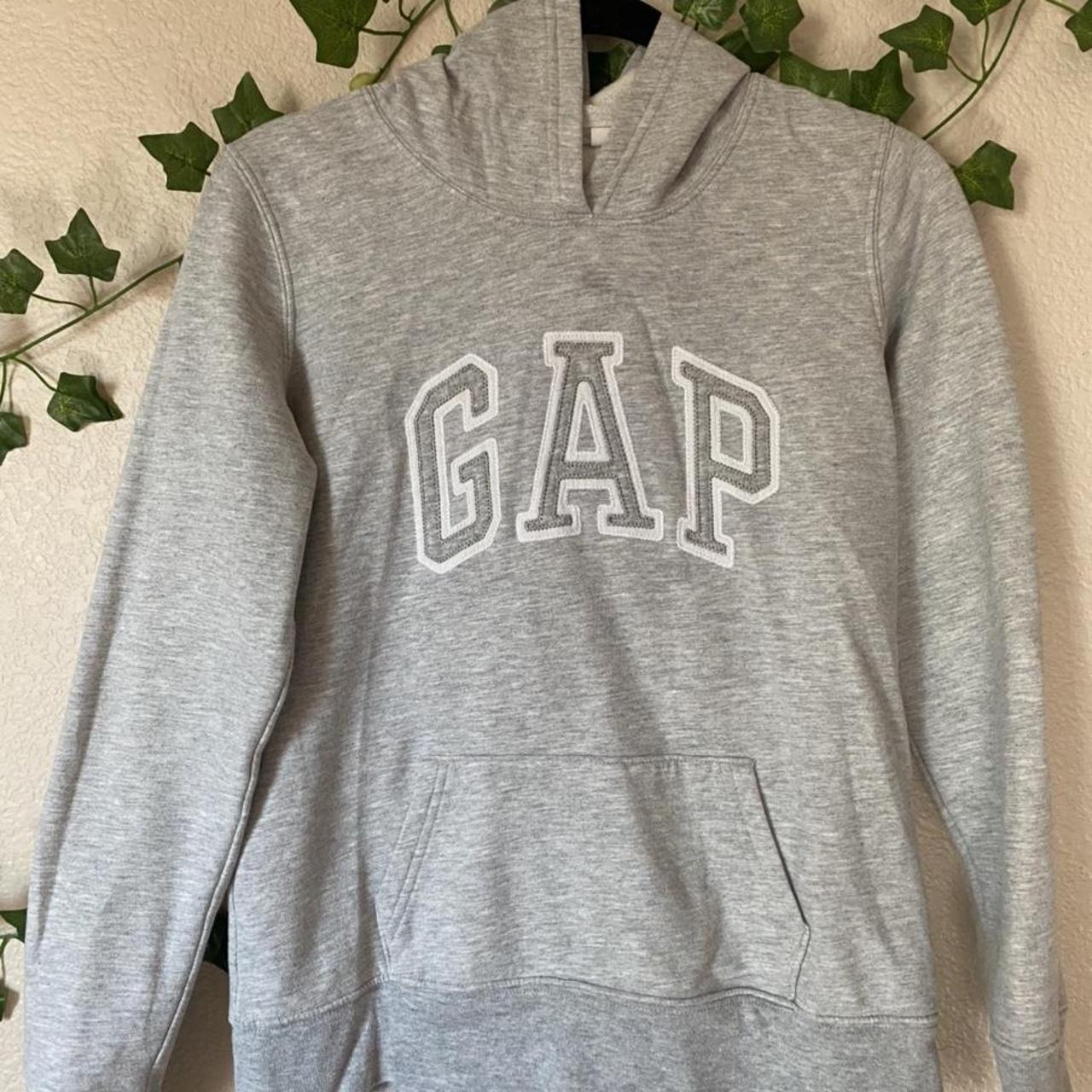 Gap Women's Grey and White Hoodie | Depop