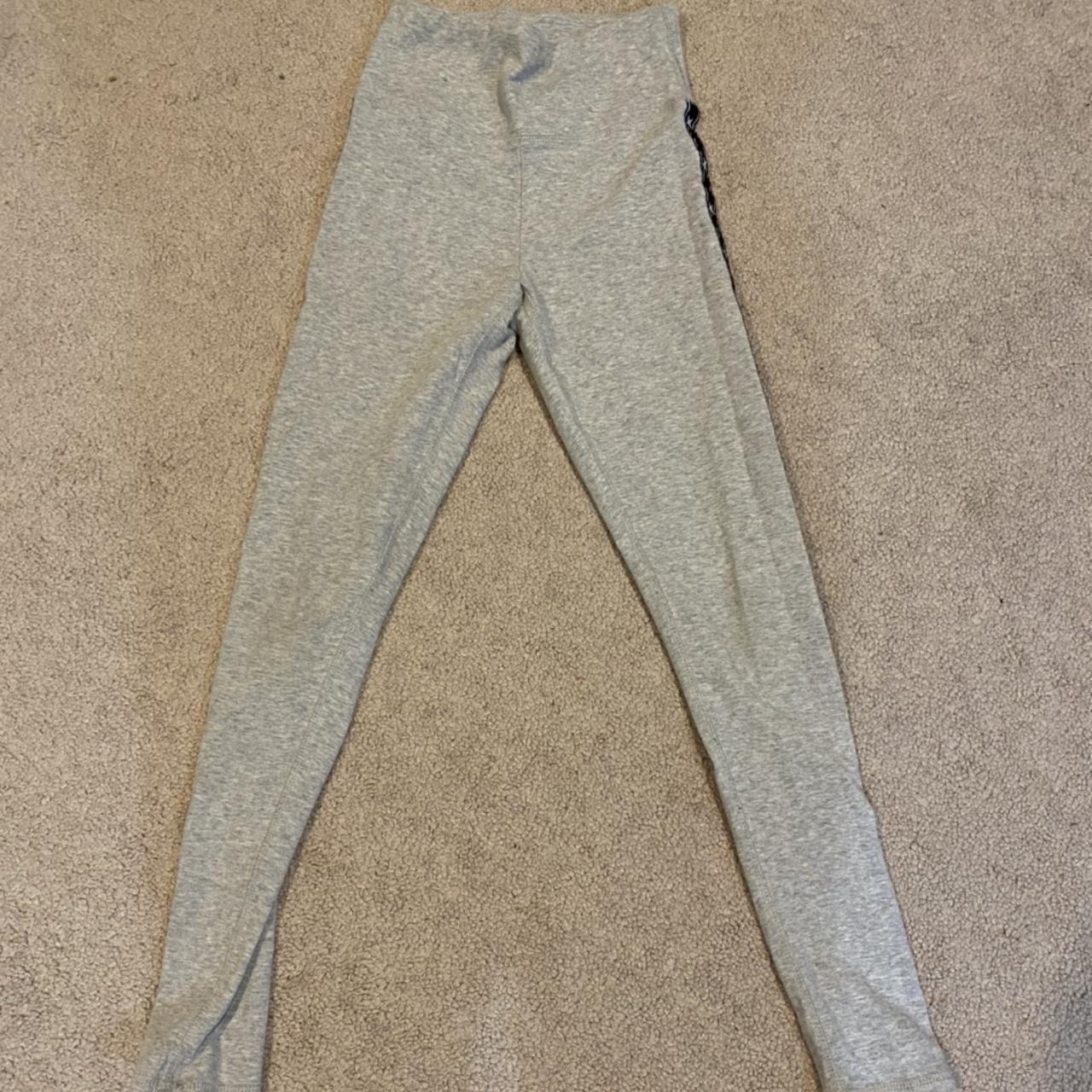 Garage Women's Grey and Black Leggings Depop