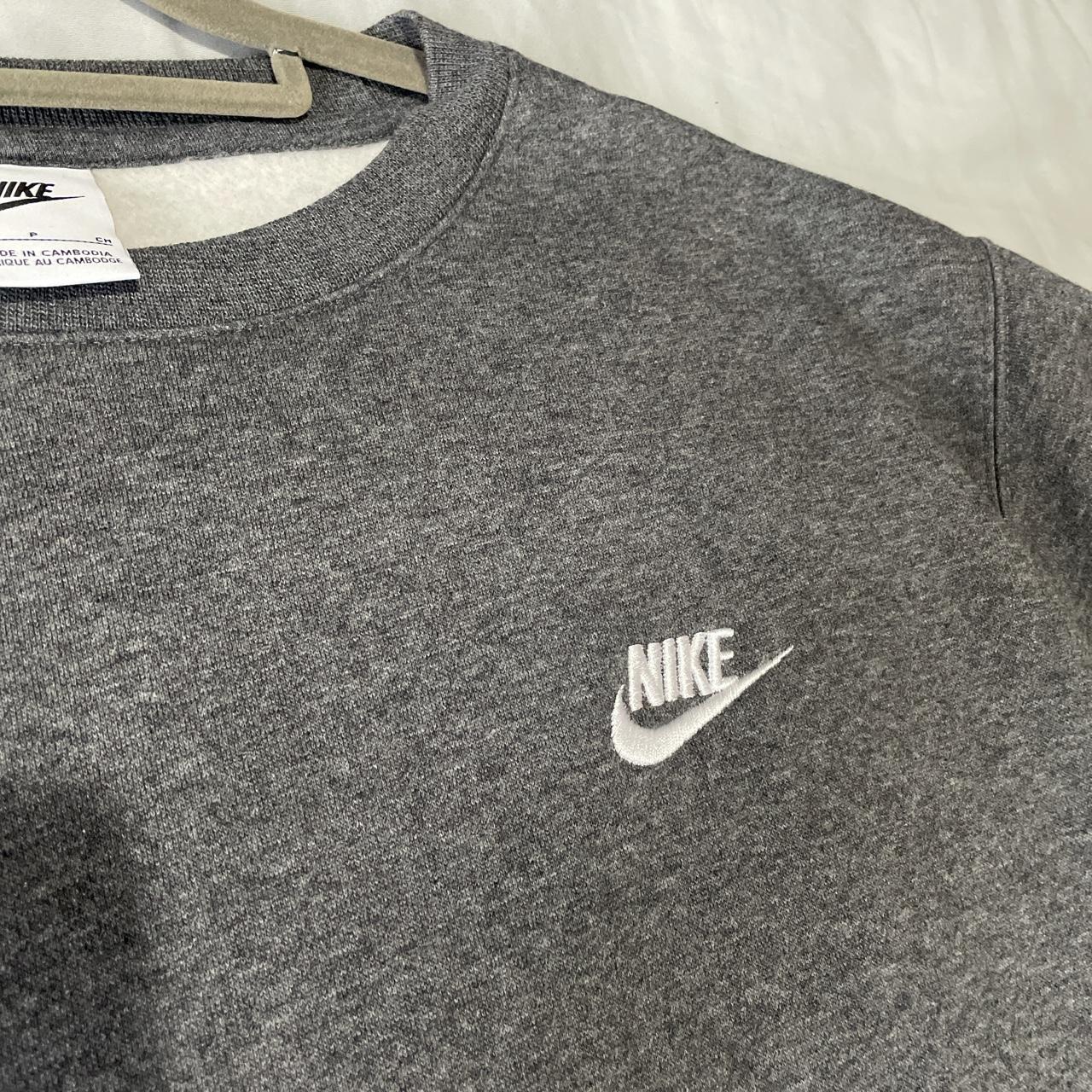 charcoal grey nike sweatshirt