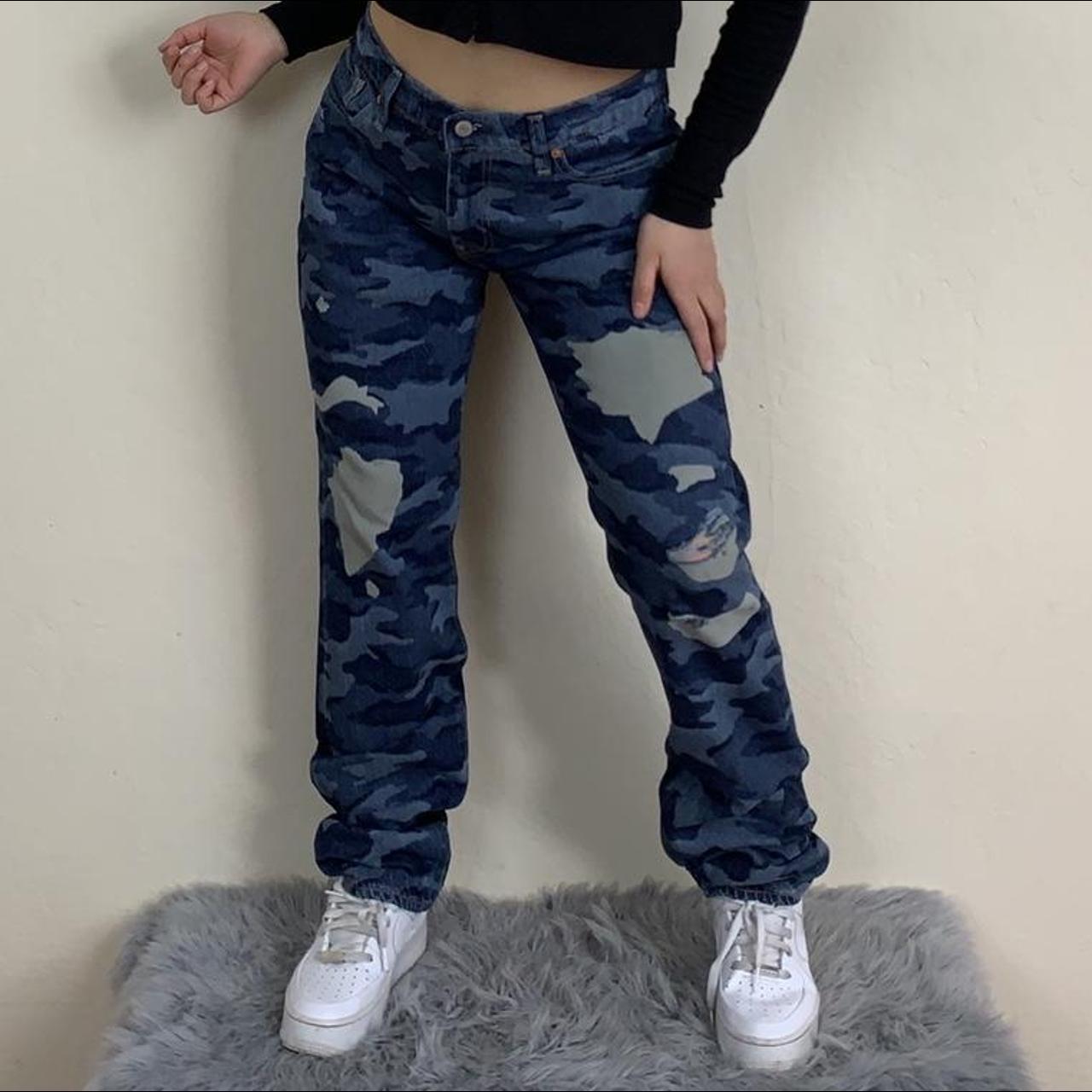 levi's camo womens jeans