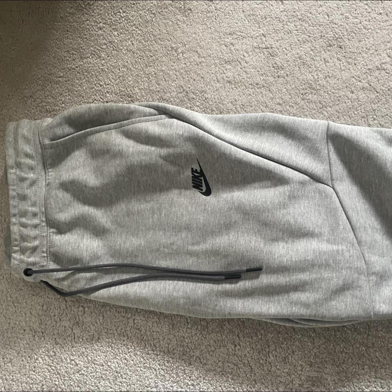 nike tech fleece trousers