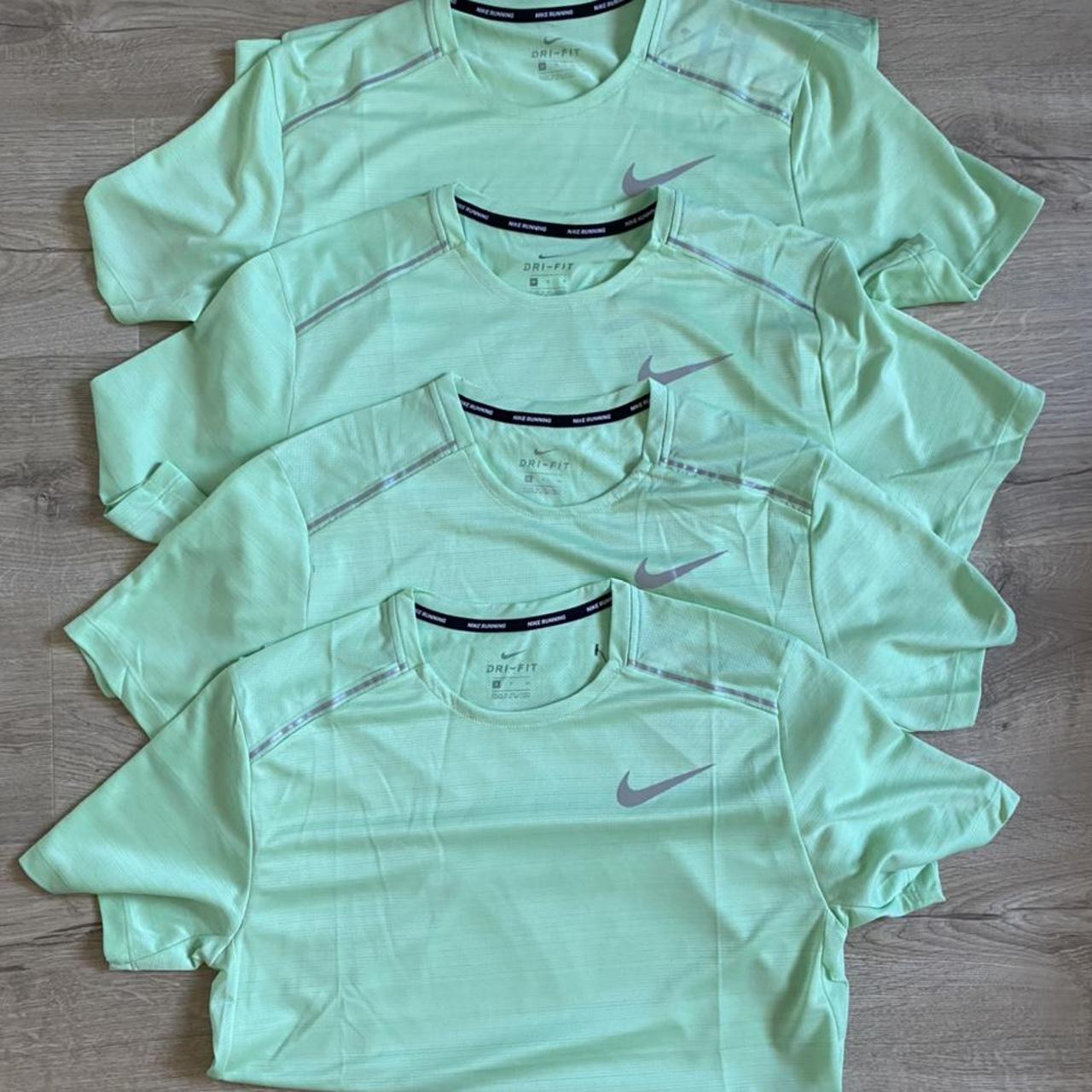 Nike Men's Green T-shirt (4)