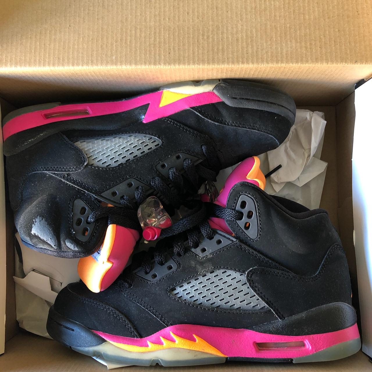 Retro 5 black and sales pink