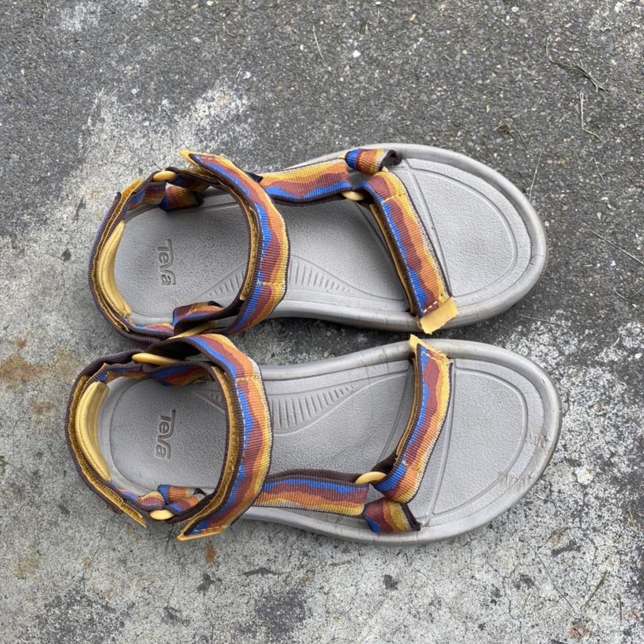 teva gold metallic