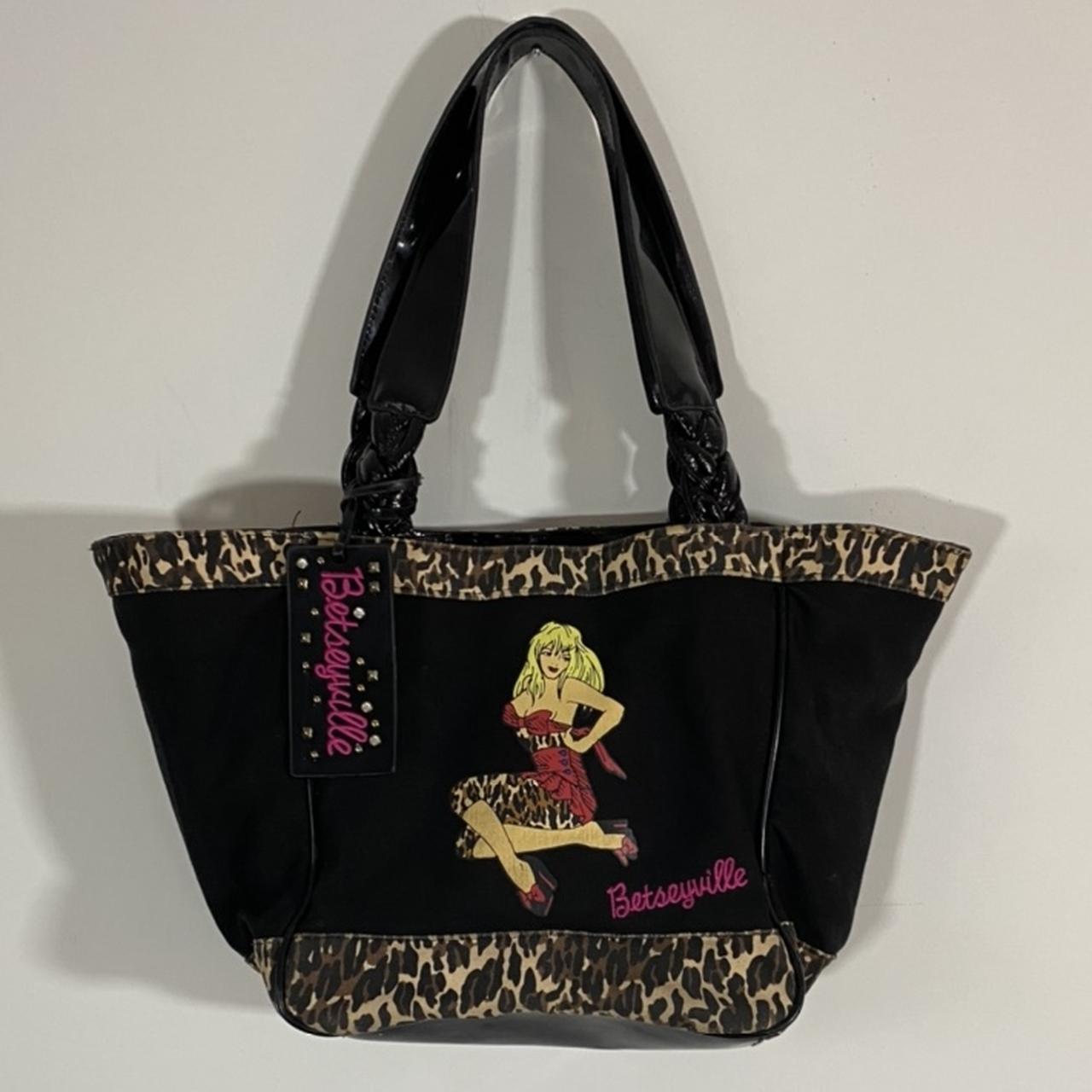 Amazon.com: Betsey Johnson XOMILAN Black/Pink Heart Twin Printed  W/Detachable Black Zip Case Textured Faux Leather Triple Entry Satchel  Shoulder Bag : Clothing, Shoes & Jewelry