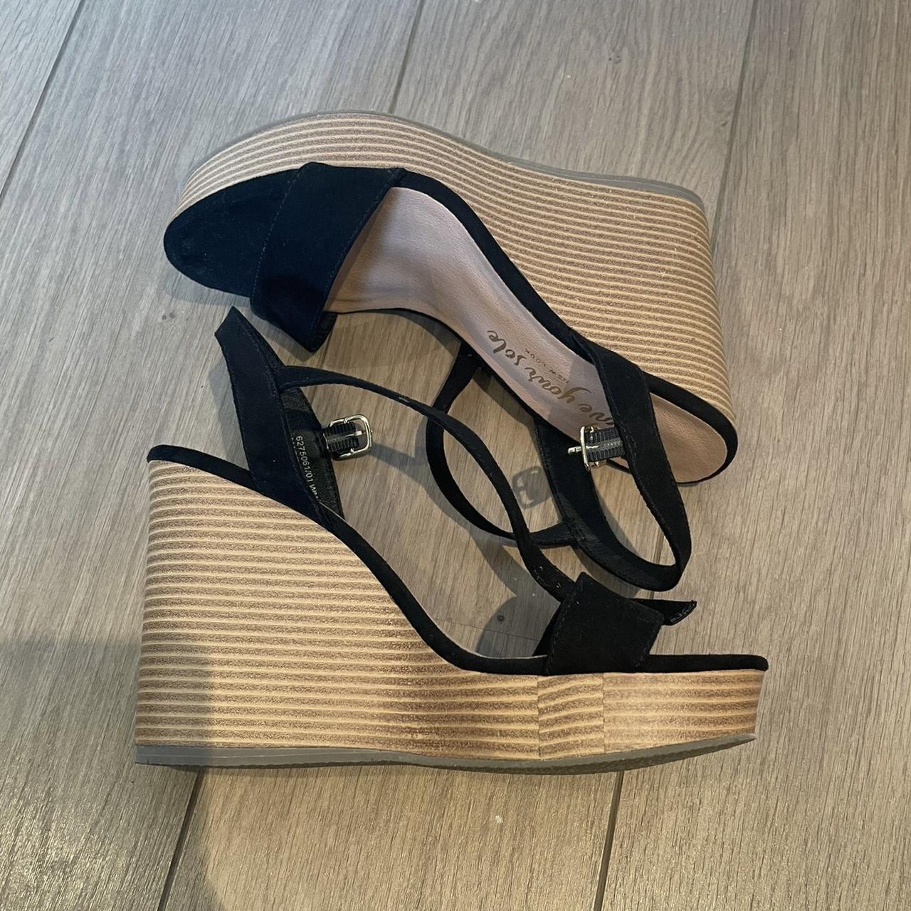 New Look Women's Black Sandals Depop