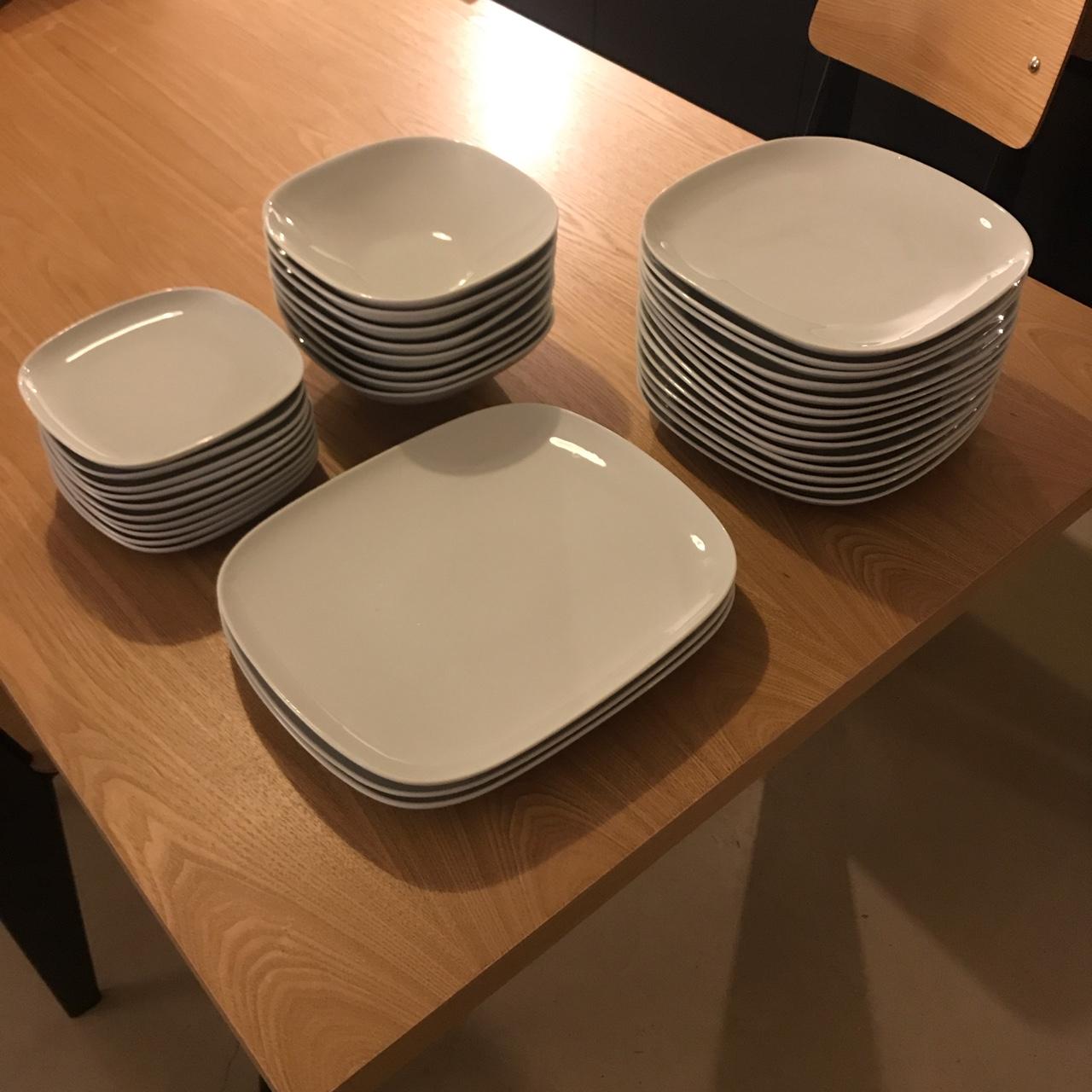 Set piatti ikea 14 piani, 8 fondi, 10 dolce, 3