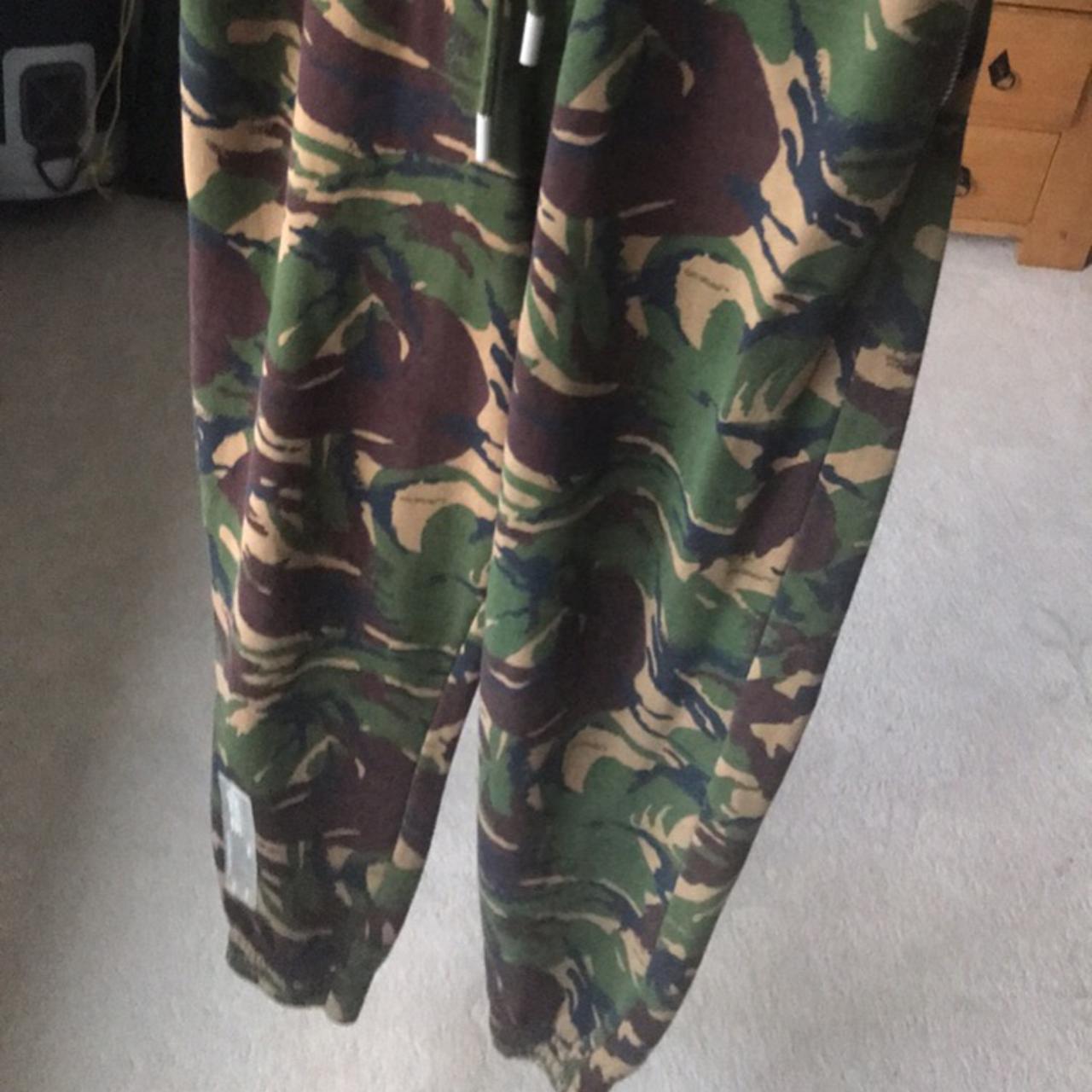 Off white camo on sale sweatpants