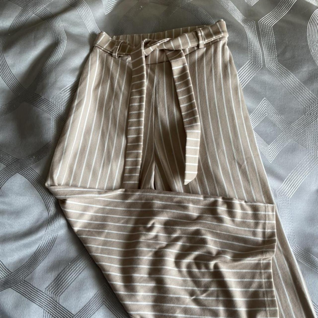 Stradivarius beige culotte trousers, perfect condition - Depop