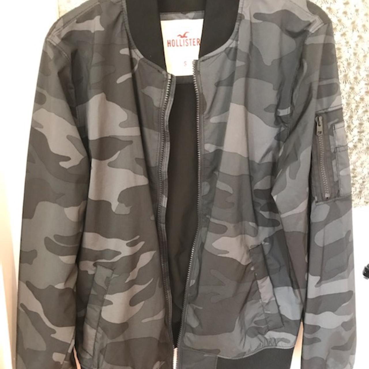 Hollister camo bomber deals jacket