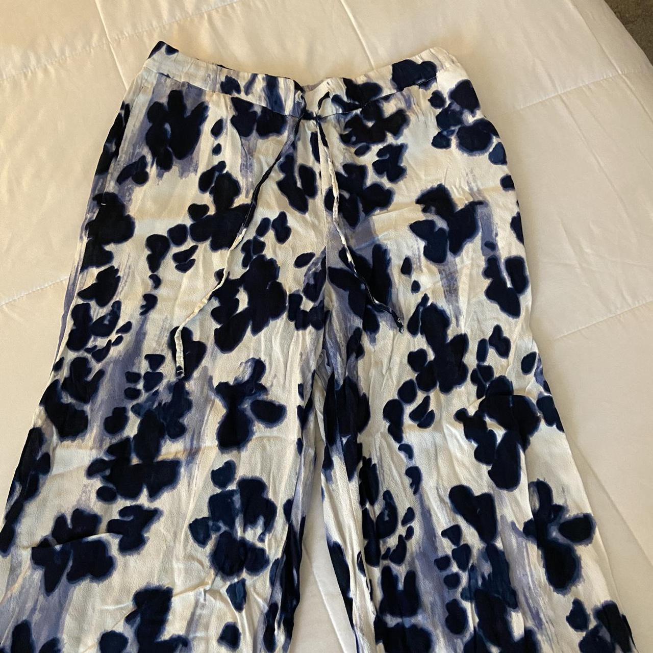 Product Image 1 - White and Blue Flowy Pants

From