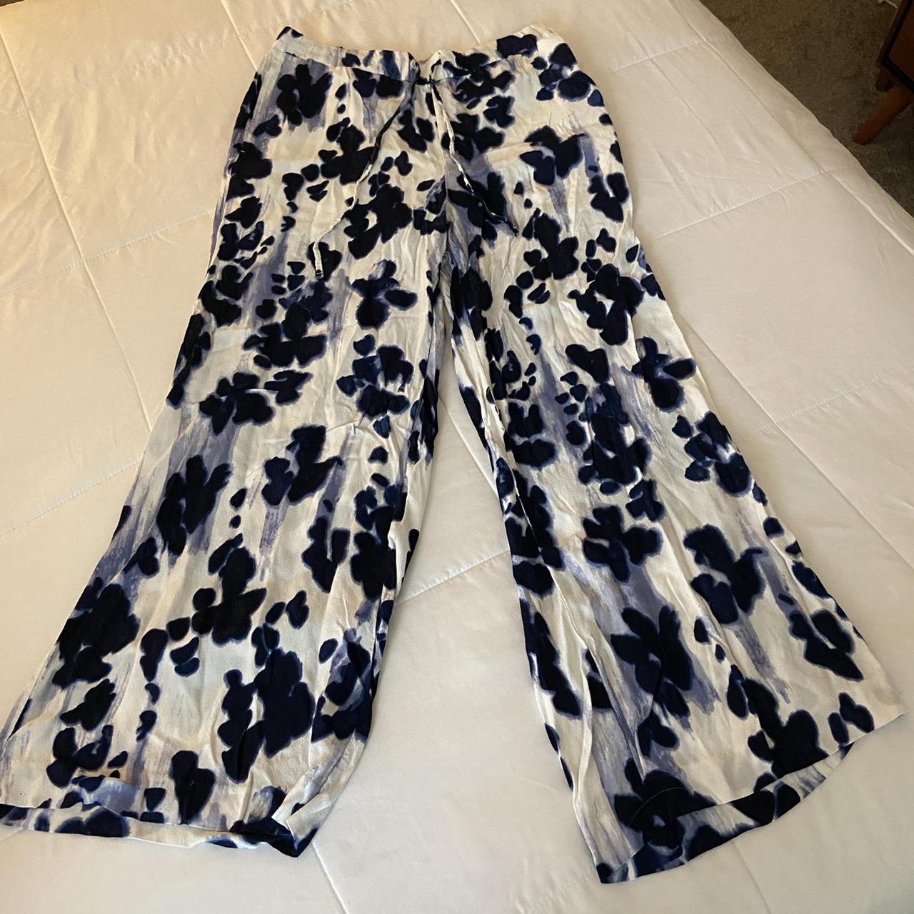 Product Image 2 - White and Blue Flowy Pants

From