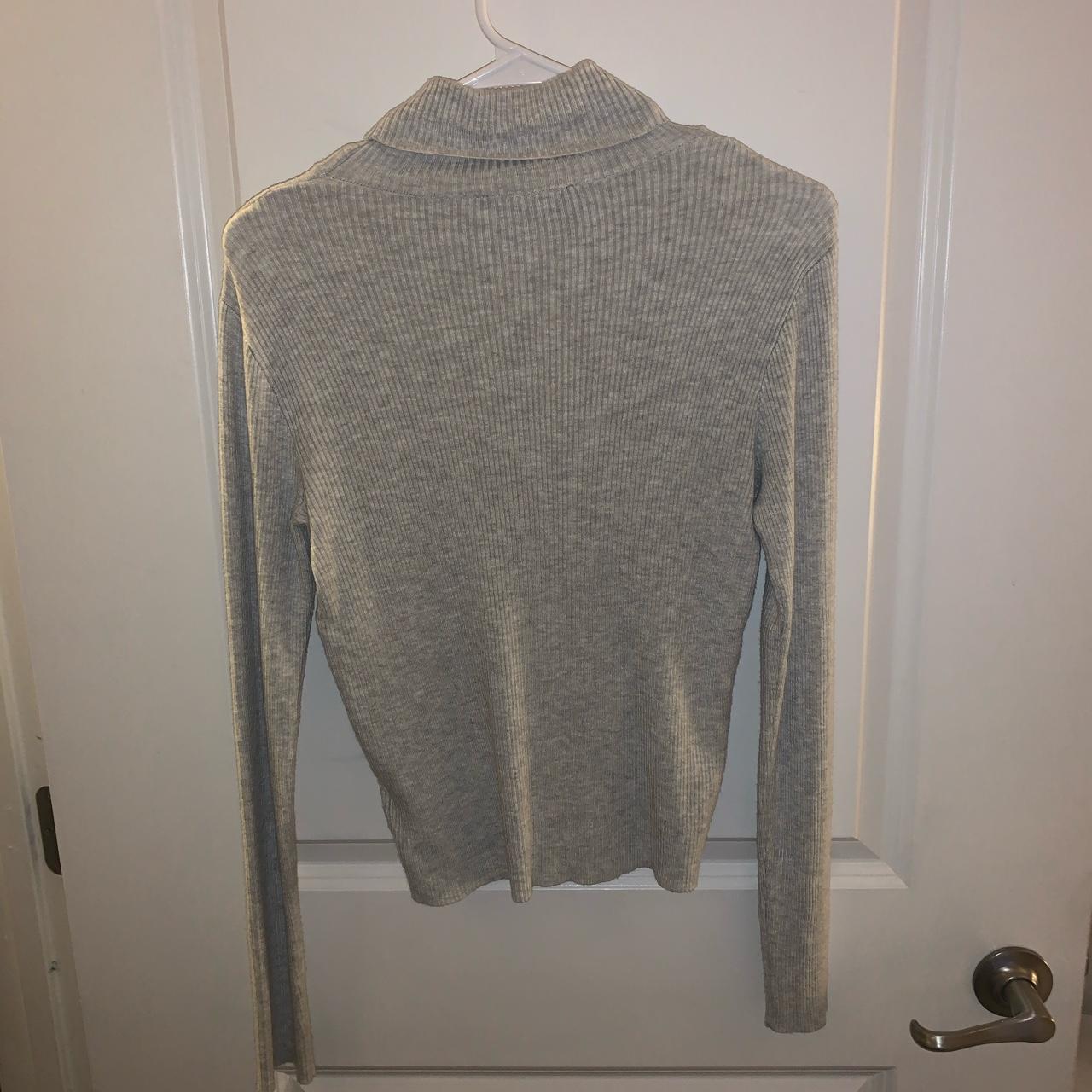 Brandy Melville Kendra turtle neck top -never worn... - Depop