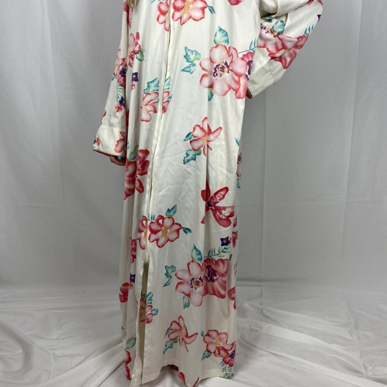 GORGEOUS VINTAGE NATORI CLASSICS FLOWER CAFTAN Made... - Depop