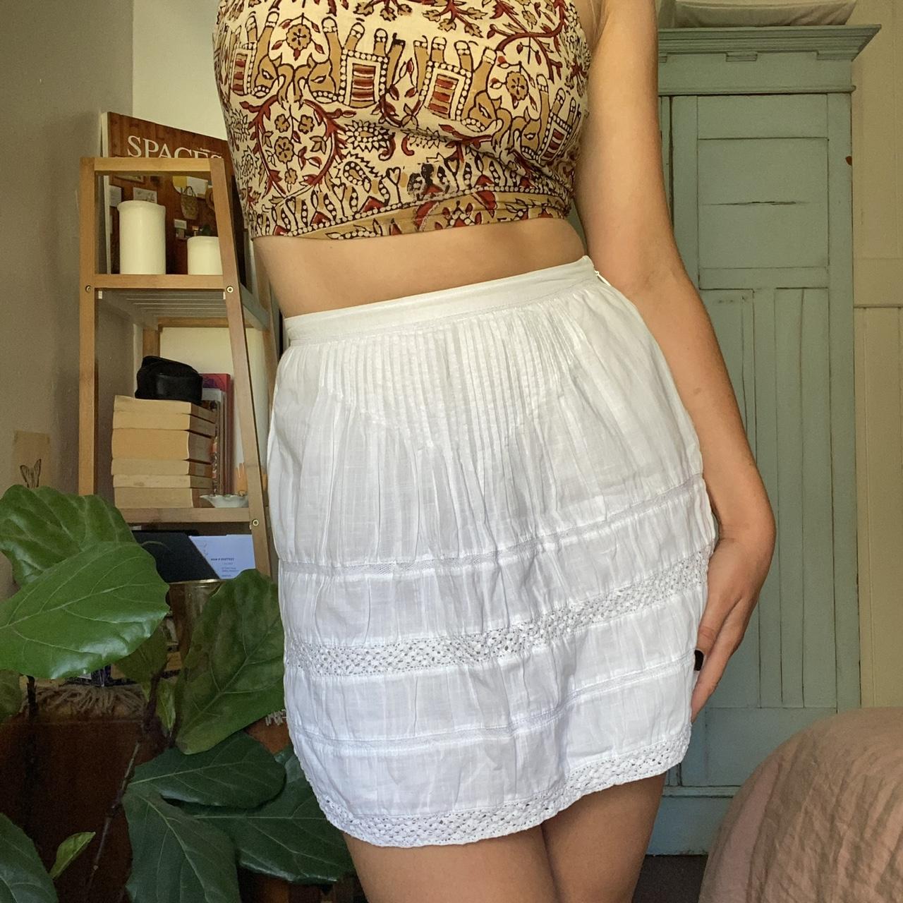 🐚 the sweetest white cotton skirt!! loved this skirt... - Depop