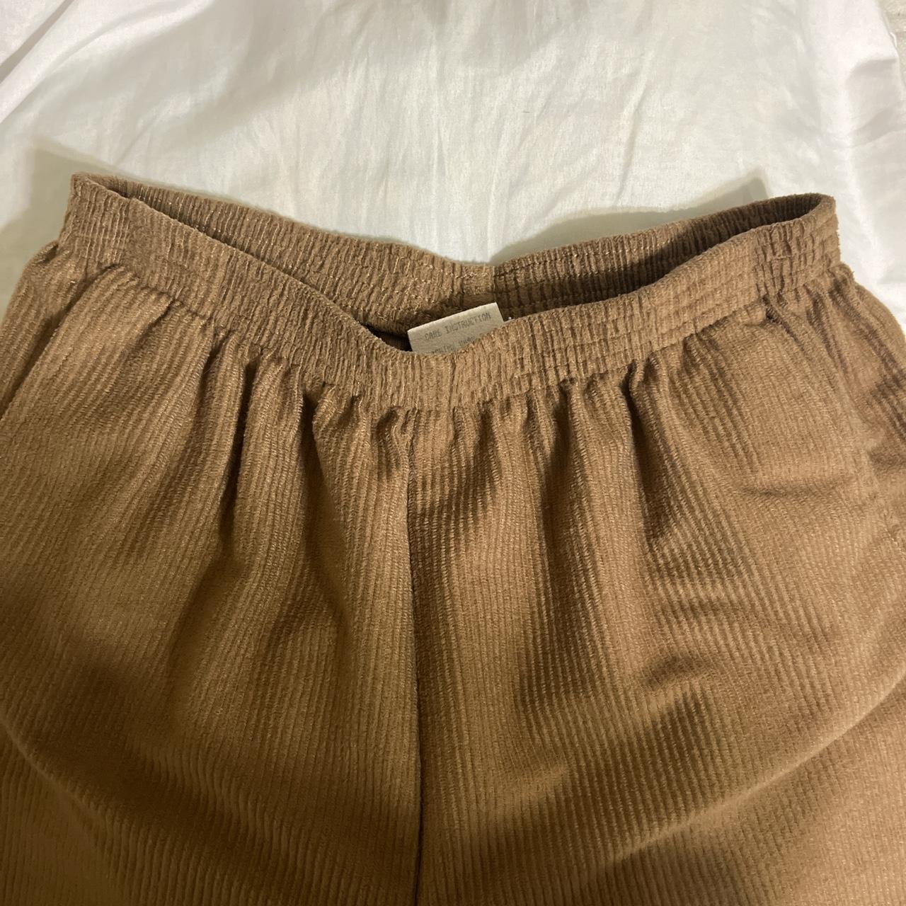 High waisted khaki pants Size 4 petite. I am 5’5”... Depop