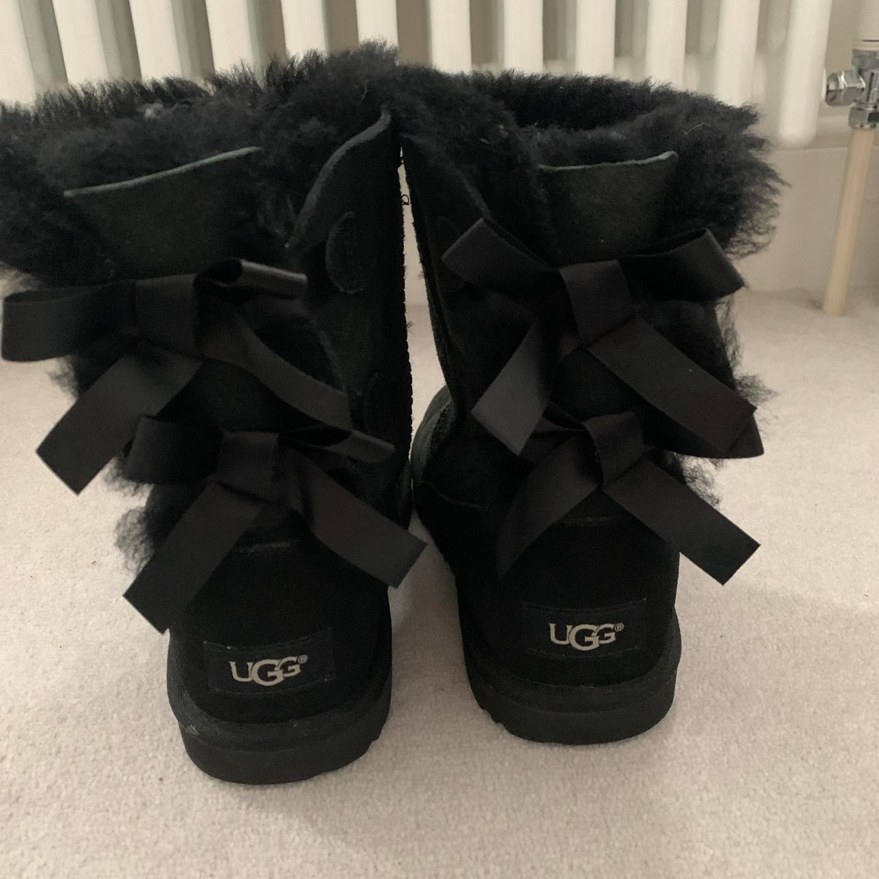 Black Bailey bow uggs Used so has some imperfections... - Depop