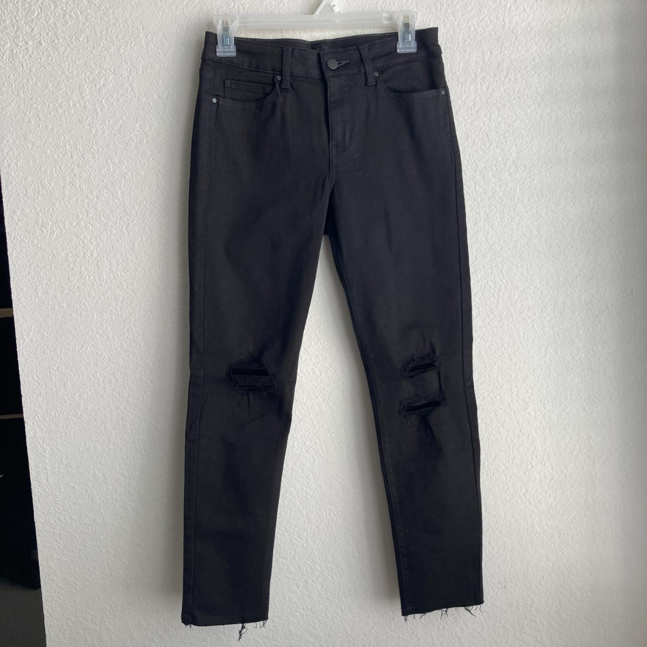 UNIQLO Women's Black Jeans | Depop