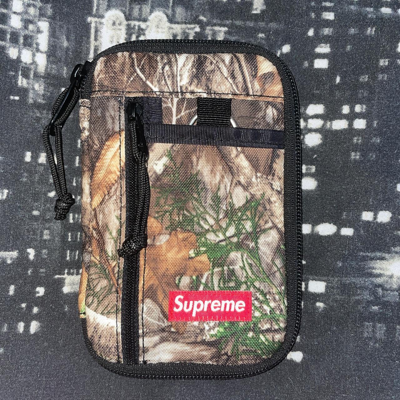 supreme fw19 wallet