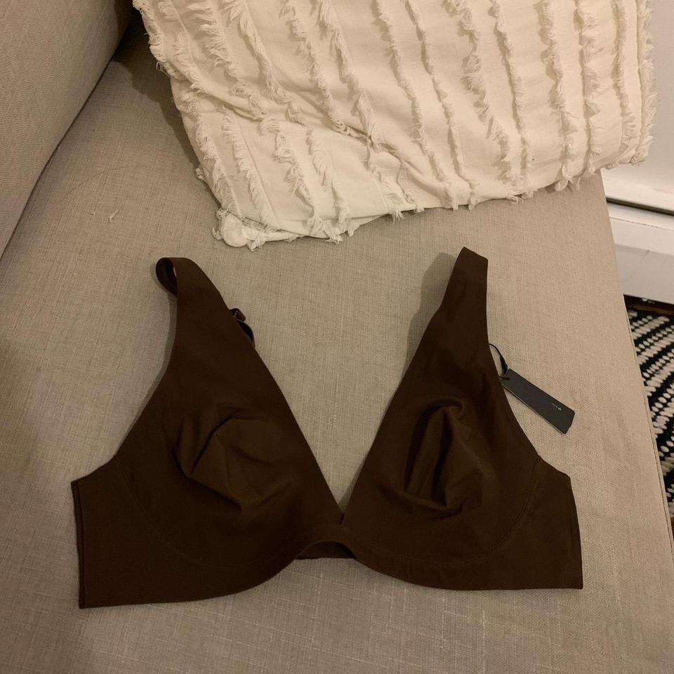 Brand New Skims bralette size small. Took tags off - Depop