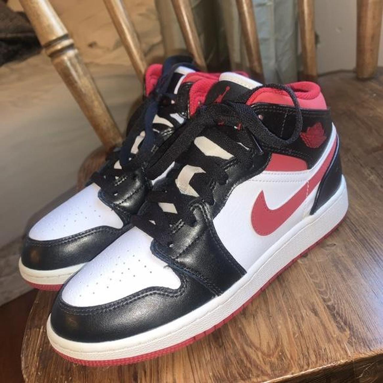 jordan 1 mid gym black white