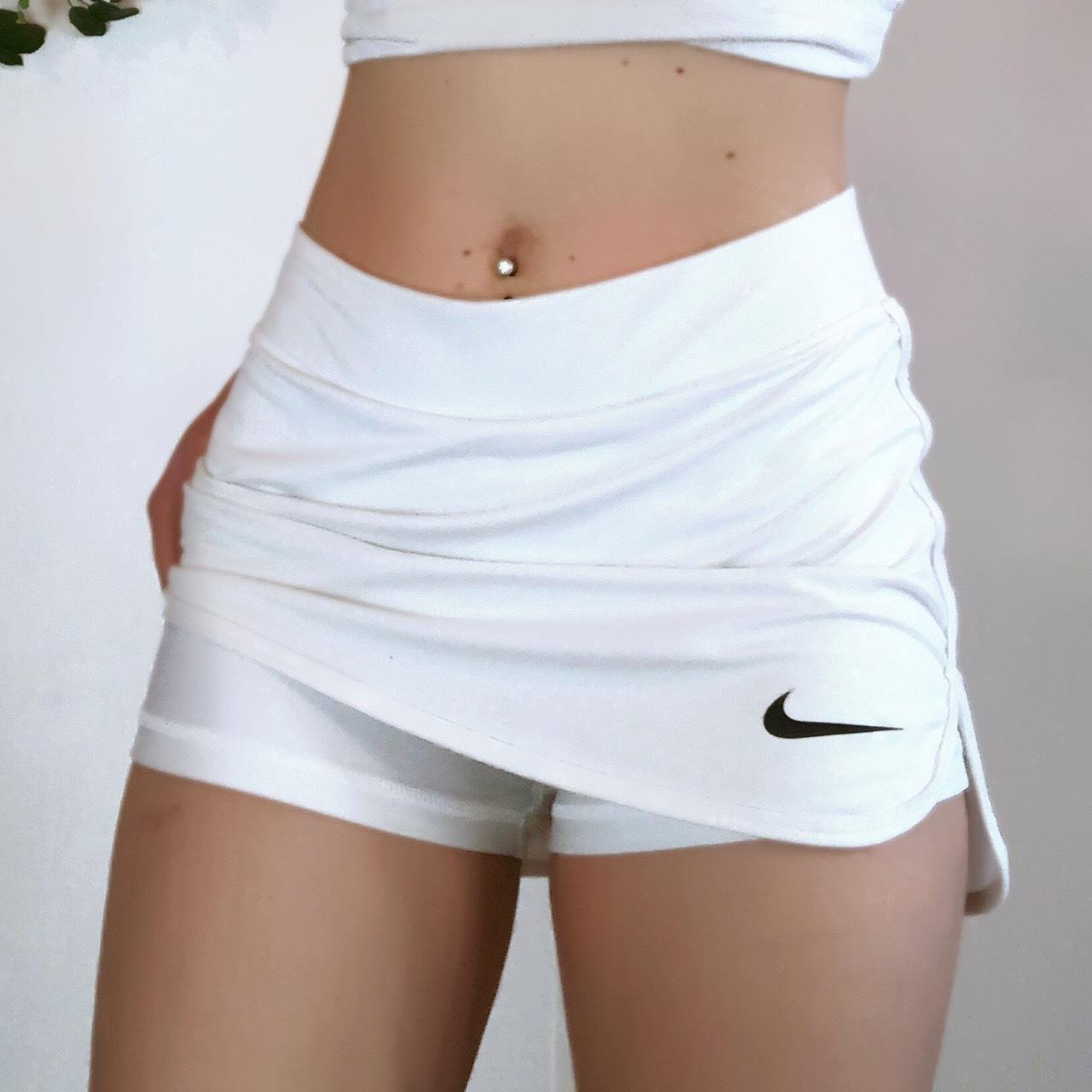 Nike Women's White (2)