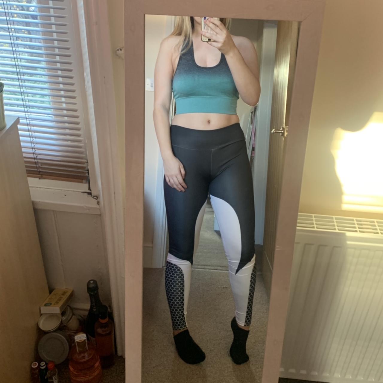 Zaful two tone workout gym leggings, size XL (not - Depop