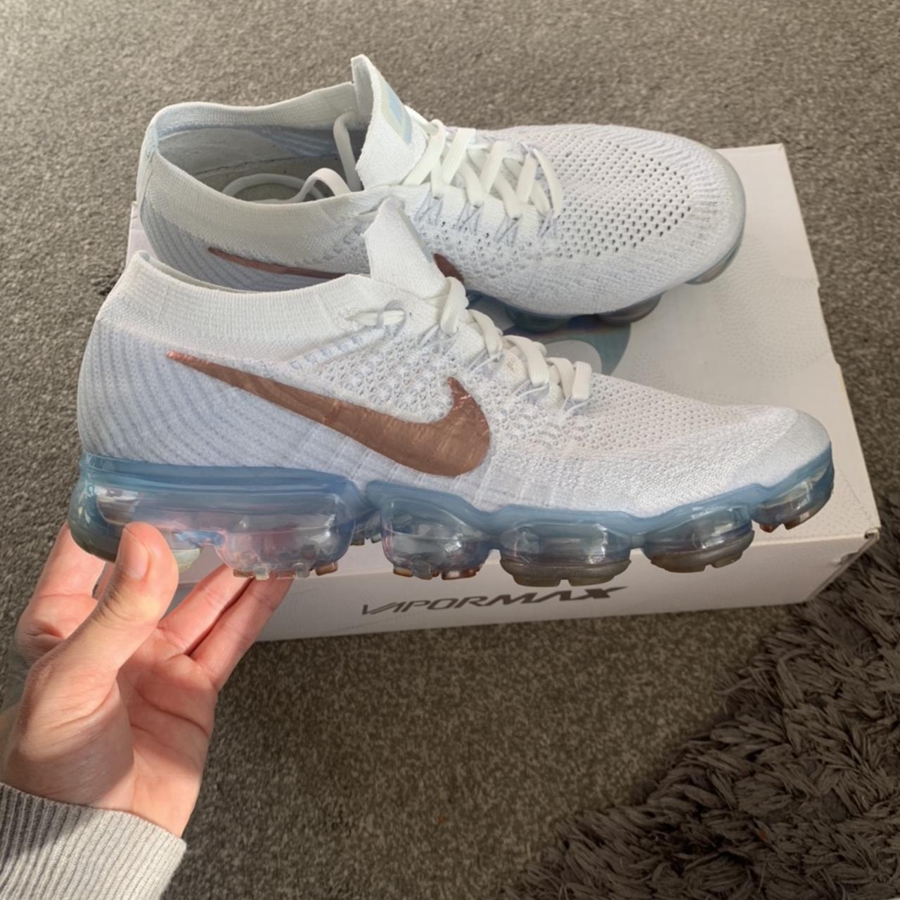 Vapormax on sale flyknit white