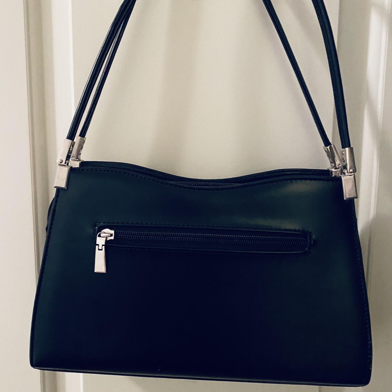 🤎 Classic Chanel purse! 🤎 Strap is adjustable 🤎 - Depop