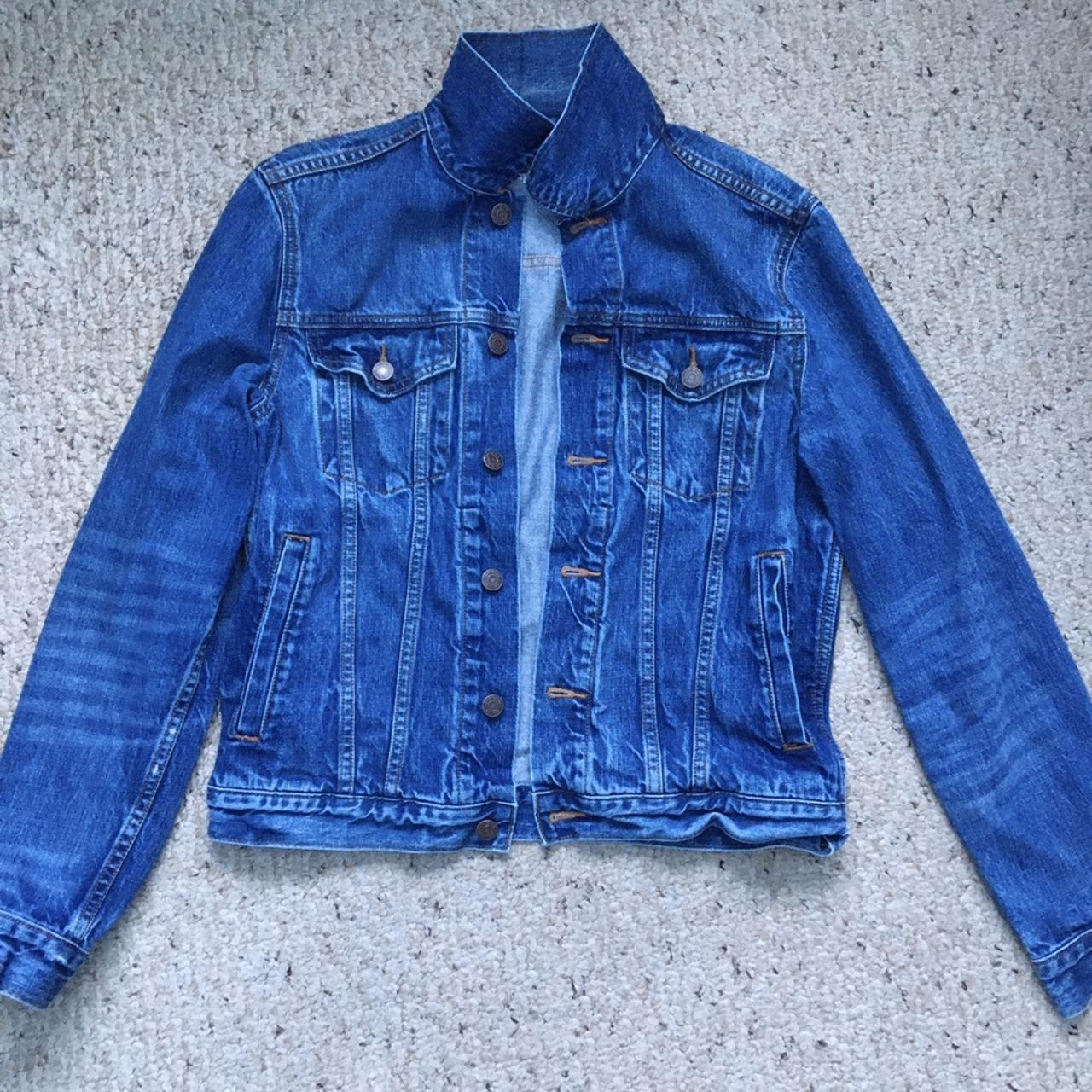 GAP medium blue denim jacket. Men’s small. Good... - Depop