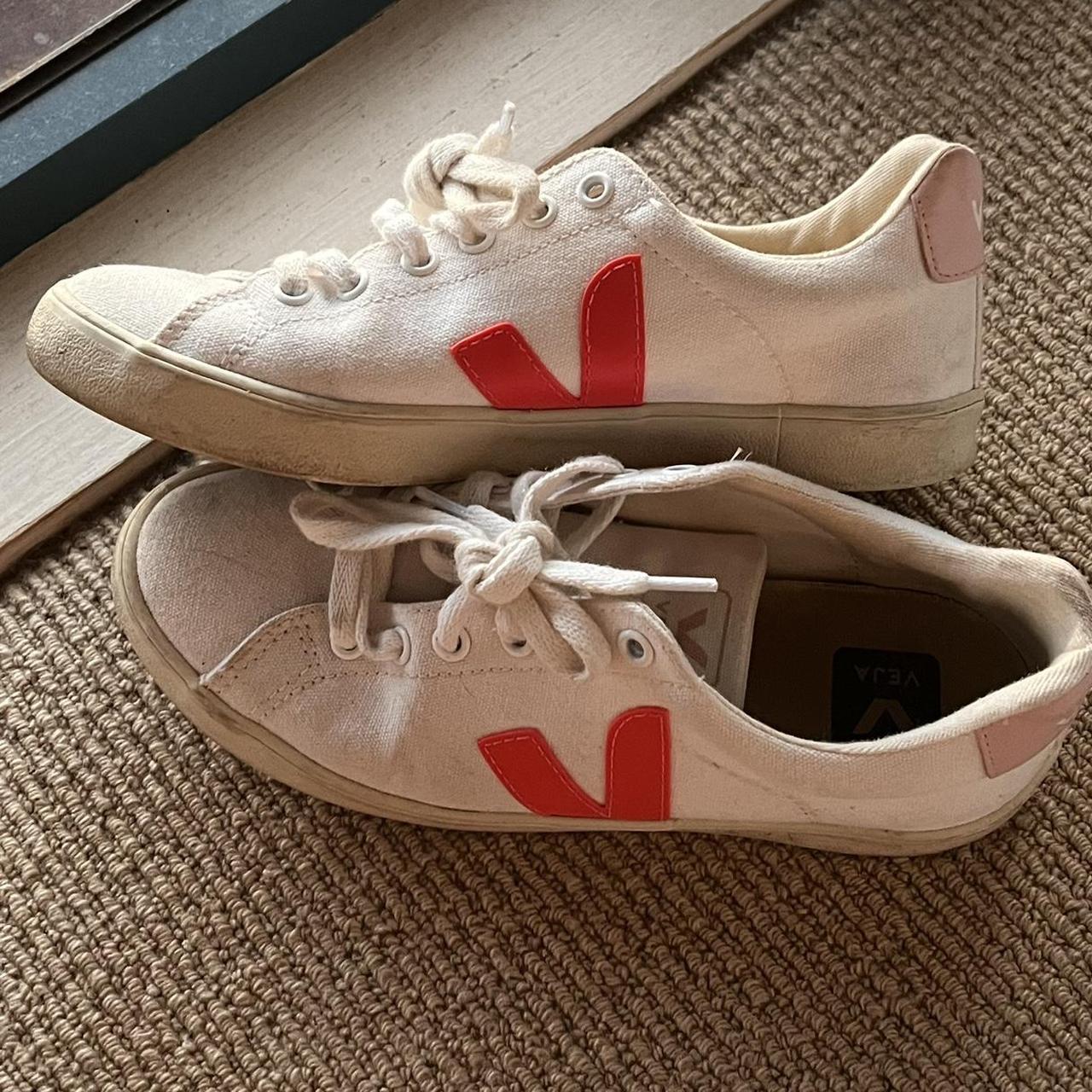 Veja Women's White and Pink Trainers | Depop