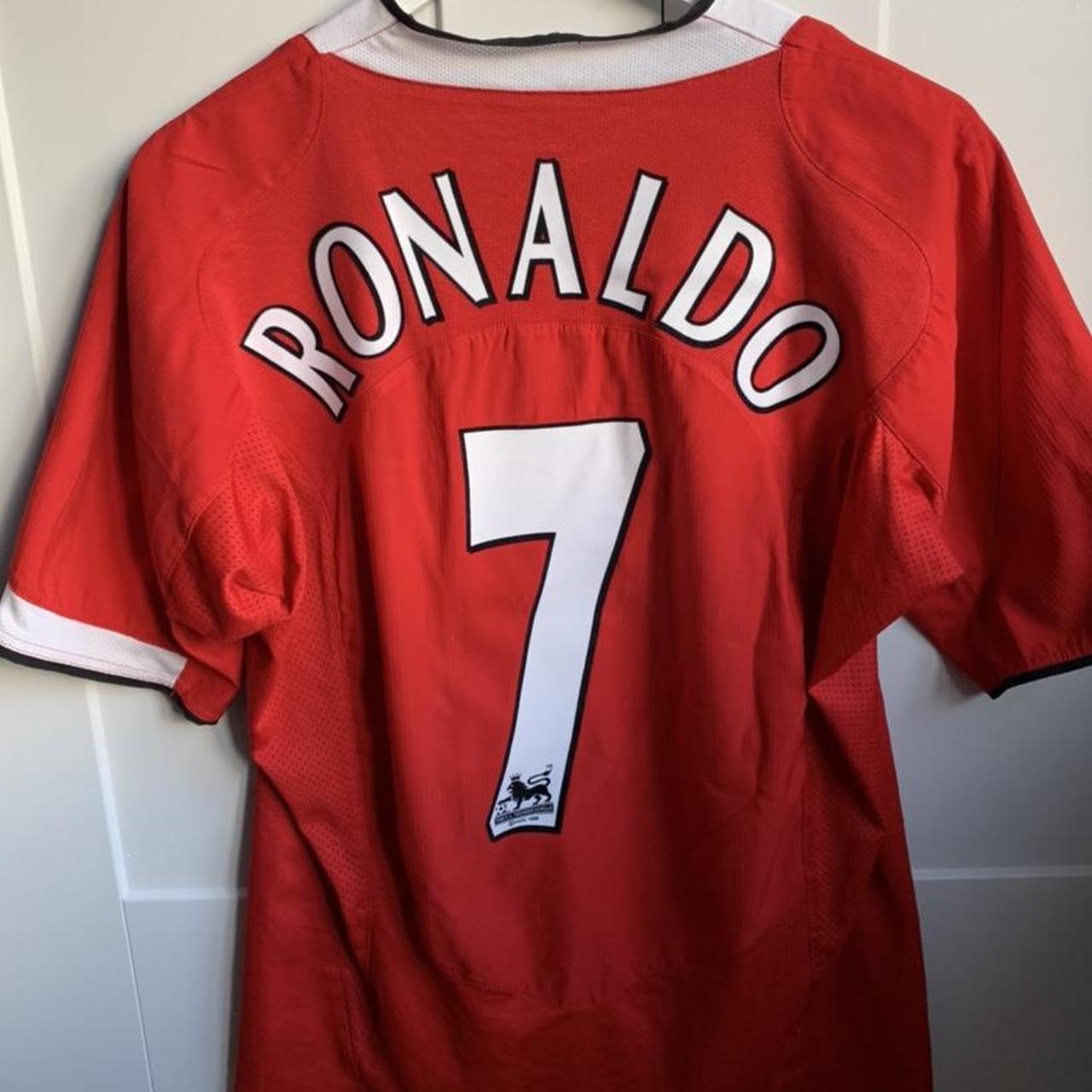 2004/06 Manchester United Official Home Long Sleeve... - Depop